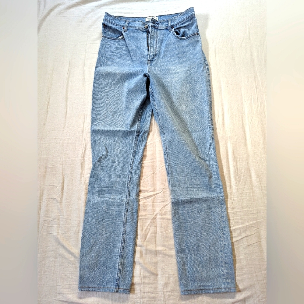 A&F 32L Curve Love 90s straight jeans